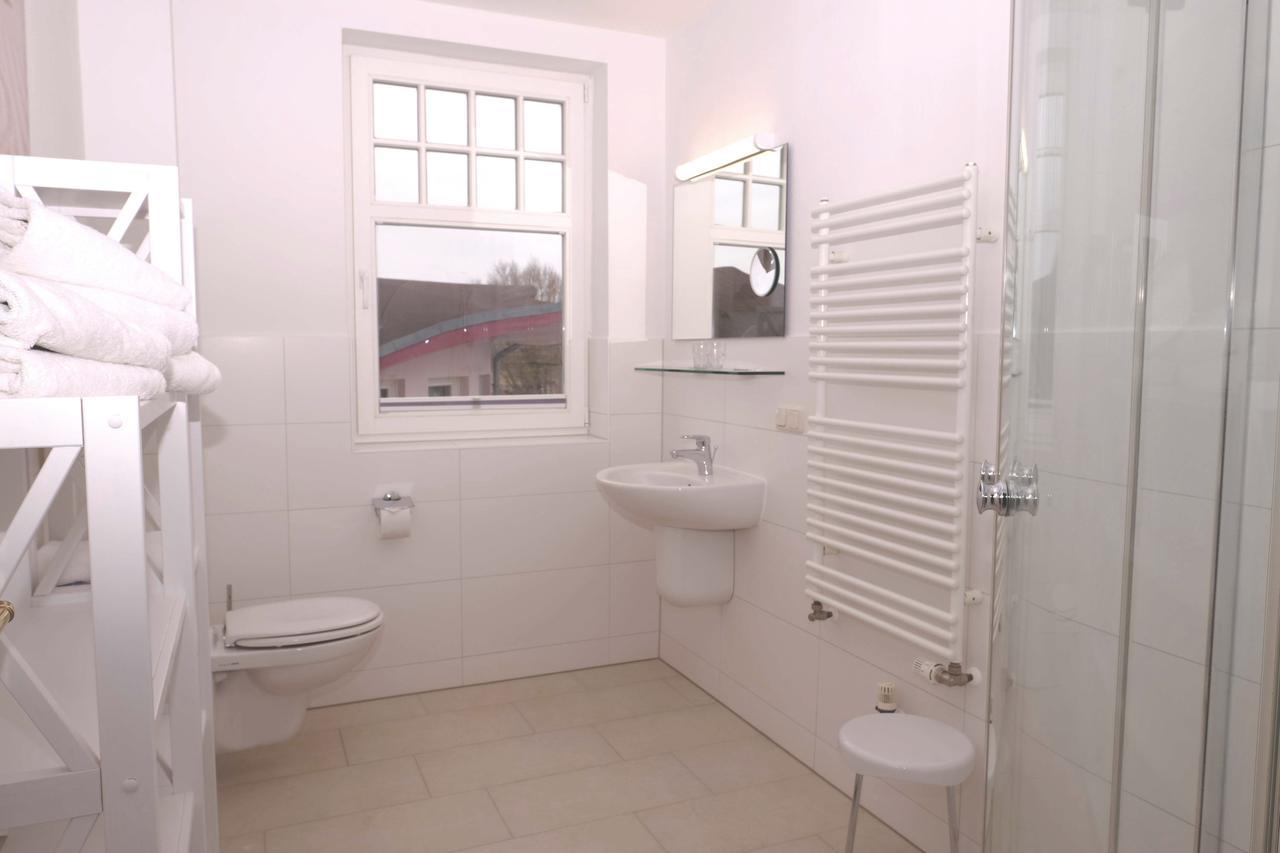 Hotel Zum Strandlaufer Ahrenshoop Extérieur photo
