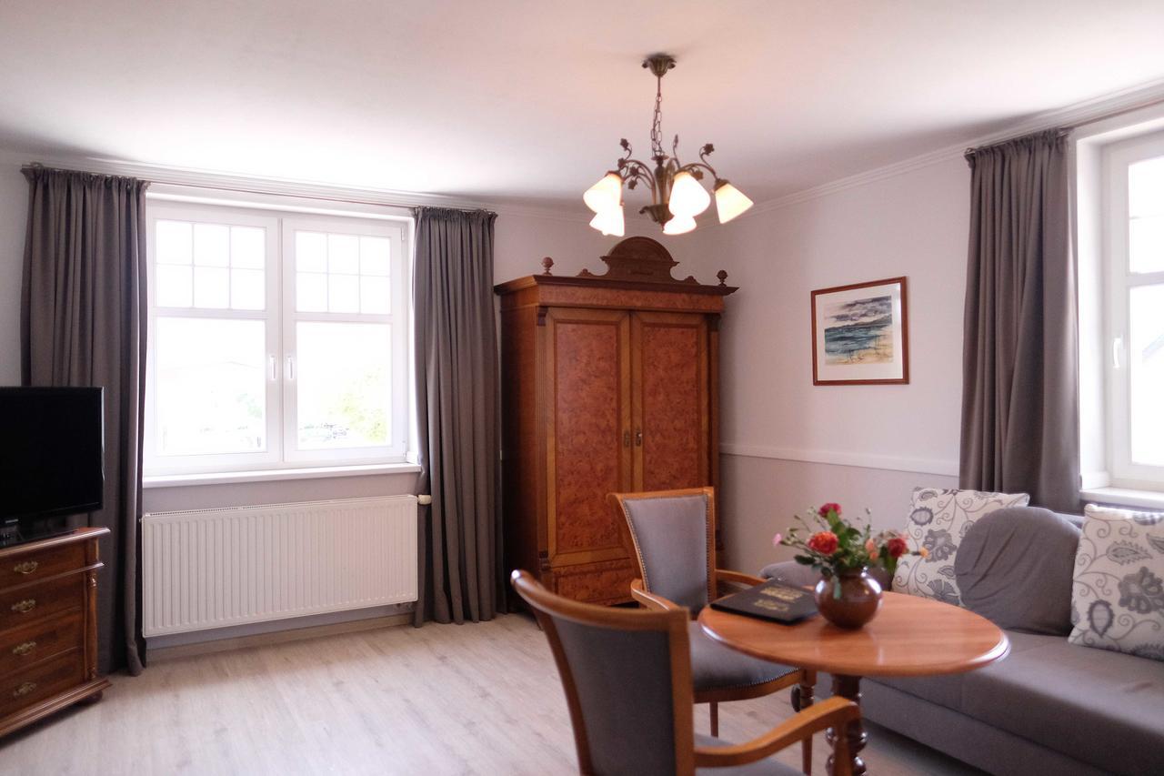 Hotel Zum Strandlaufer Ahrenshoop Extérieur photo